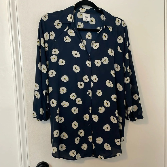 CAbi #5705 Go To Button Up Blouse Floral Navy Size Small - Picture 1 of 5